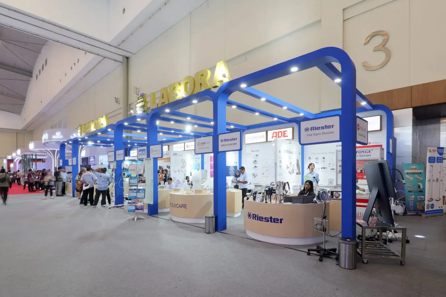 Labora – HOSPITAL EXPO 2025 Angle 2
